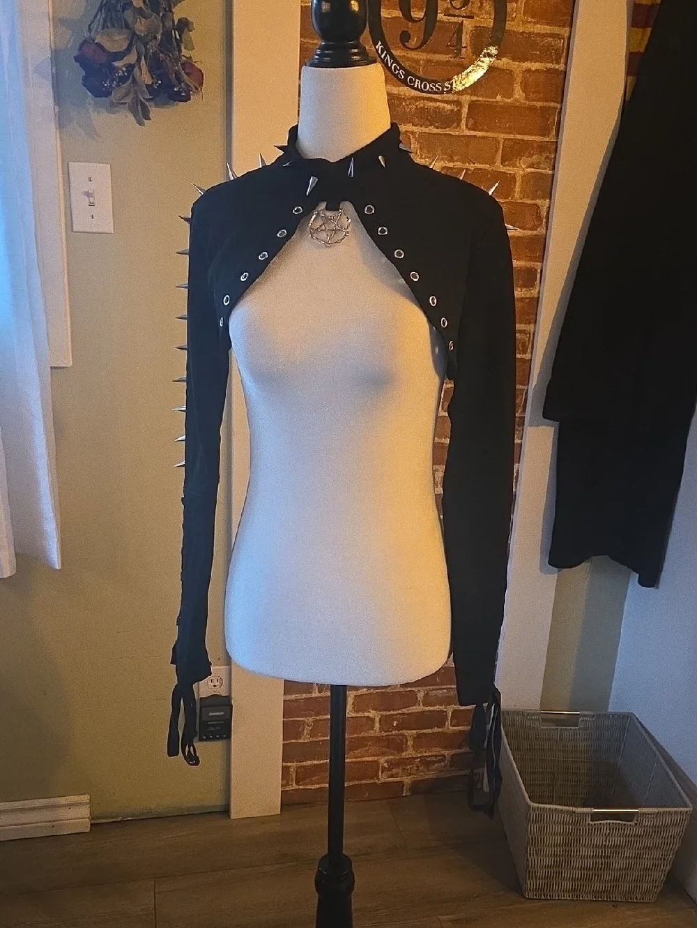 Widow Dream Deceiver Spiked Bolero - Picture 4 of 10